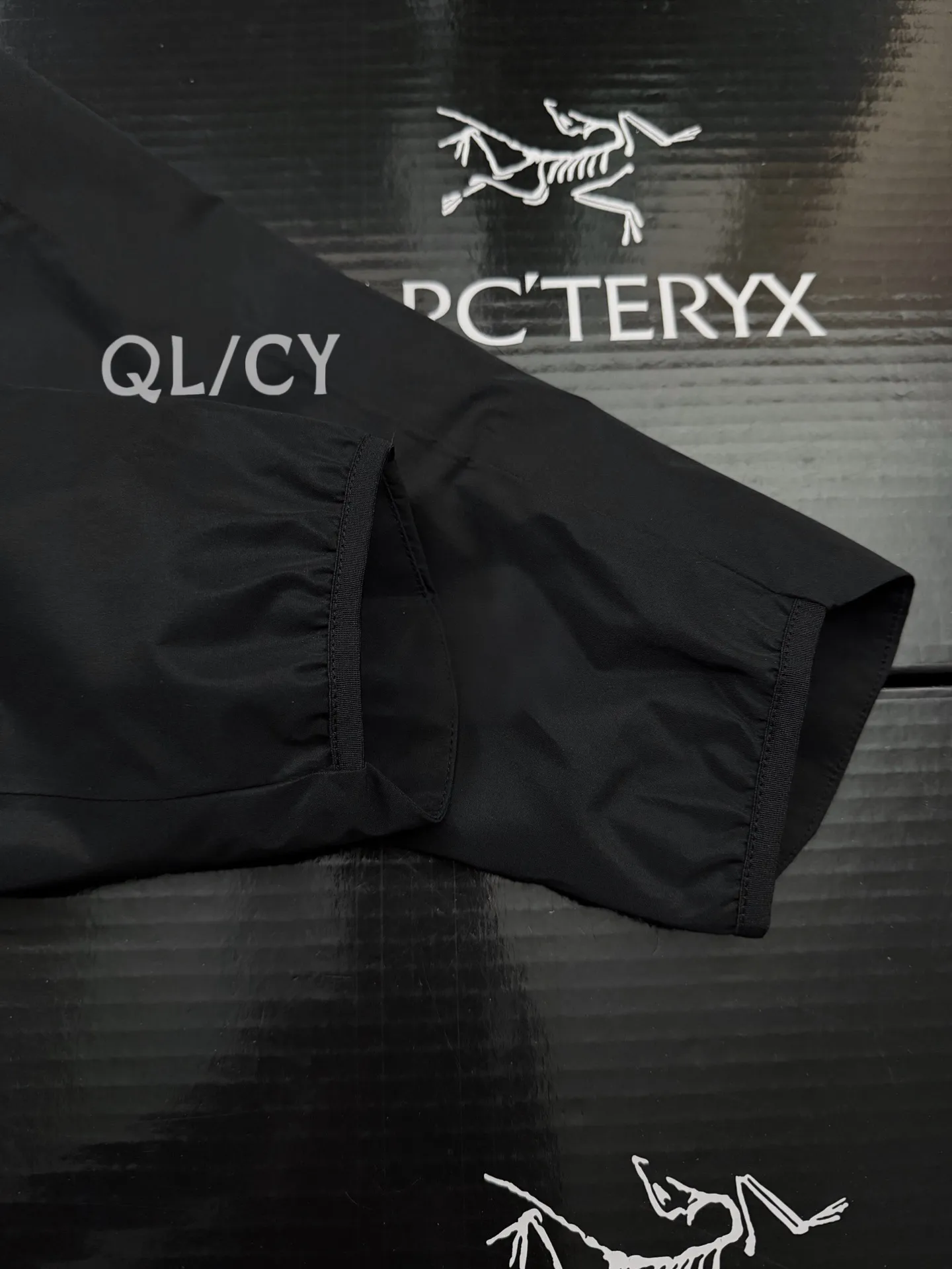 D 07 Arcteryx Solano Hoody Jacket Logo ， 。 X 9650 logo WINDSTOPPER 2L ， Premium ， Breathable， 。 ， Breathable ， 。 ， ， Breathable ， Breathable ， 。 Bata Jack Classic ! ! ! Quality : Black Size：S-3XL （ Black 3XL） ：71 72 74 76 77 78 ：50 54 58 62 66 68 ：62.5 63.5 64.5 65.5 66.5 ：45 47 49 51 53 S 100-120 M 120-140 L 140-150 XL 150-170 XXL 170-190 3XL 190